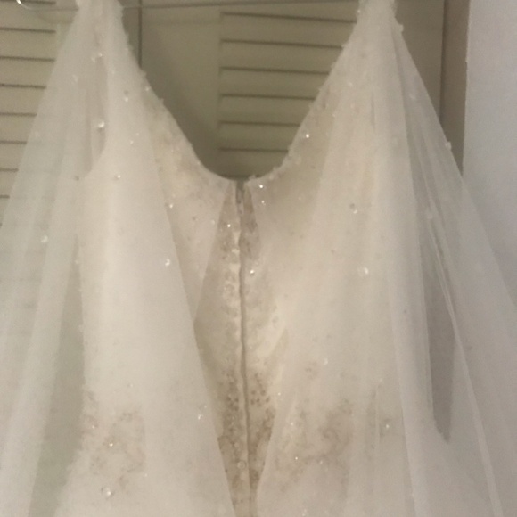 Alfred Angelo Disney Elsa Ivory/Gold Beading Size 4 - New Wedding Dress - Picture 6 of 7